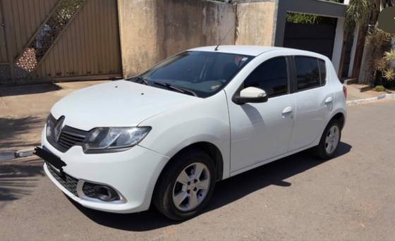 RENAULT SANDERO 1.6 DYNAMIQUE 8V FLEX 4P MANUAL RENAULT SANDERO 1.6 DYNAMIQUE 8V FLEX 4P MANUAL
